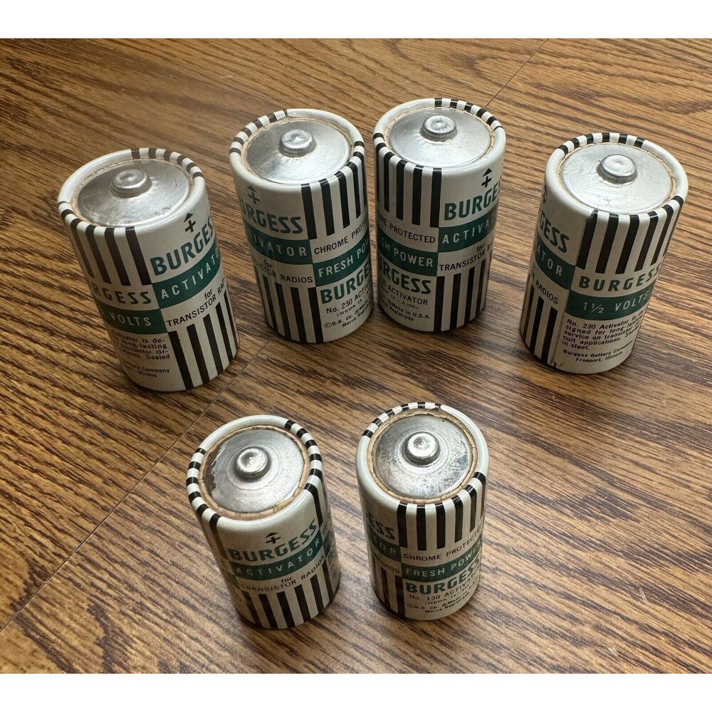 Vintage Rare Collectible Burgess 4 D Size‎ & 2 C Size Batteries (Lot Of 6)